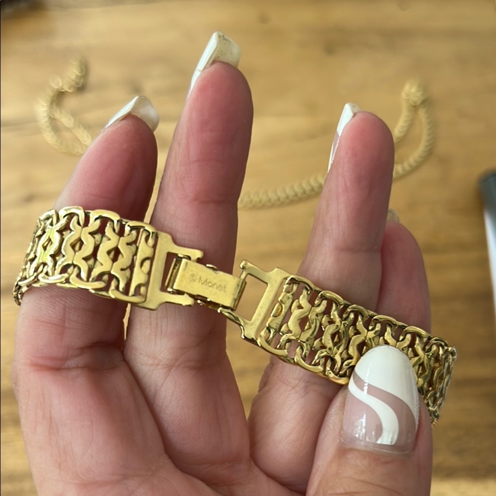 Estate Monet Lot Gold Thick Choker Matching Earrings and bonus long Chain - Picture 4 of 7
